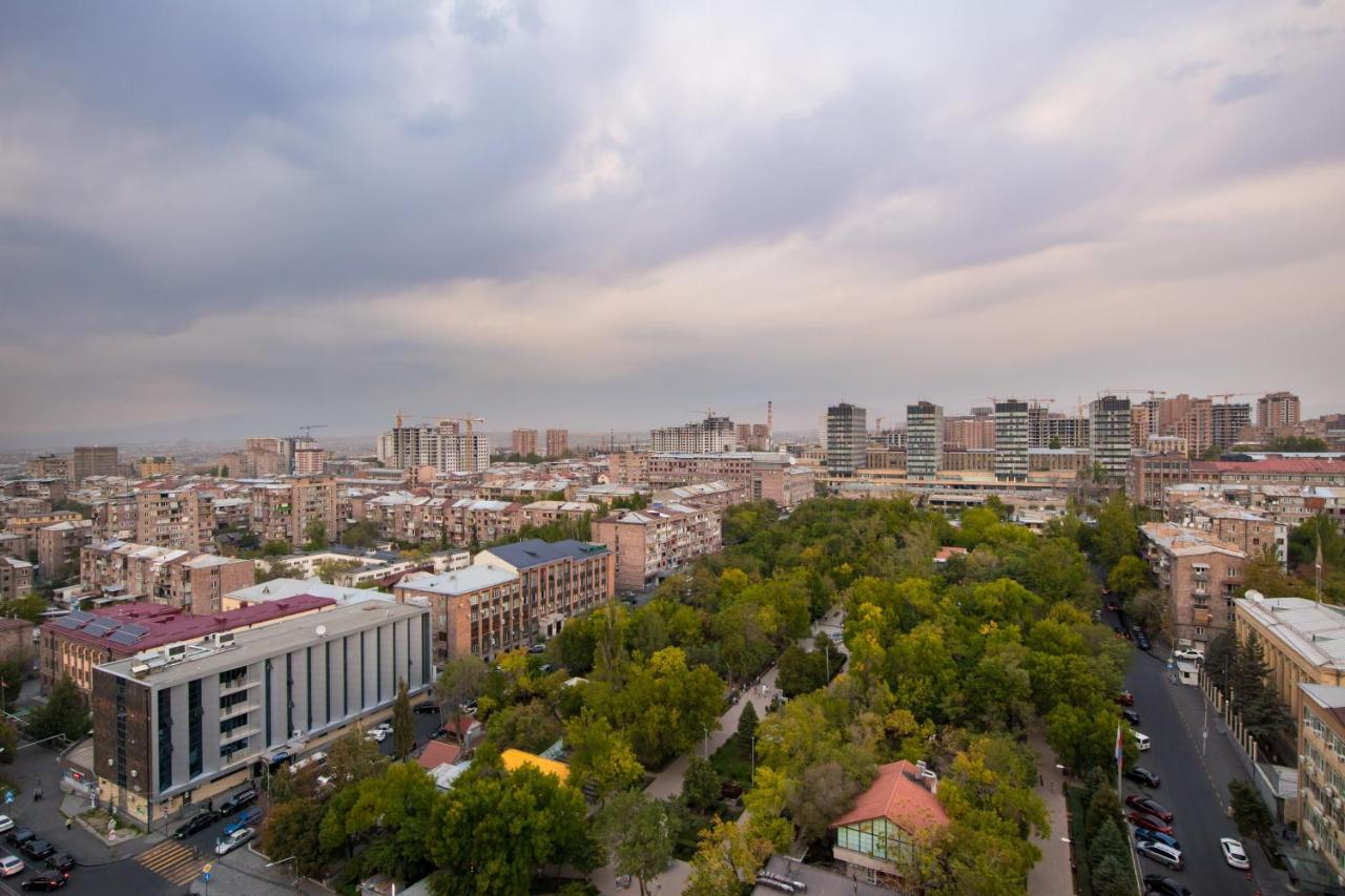Hotelise L Bird Eye Apartment Ереван Экстерьер фото