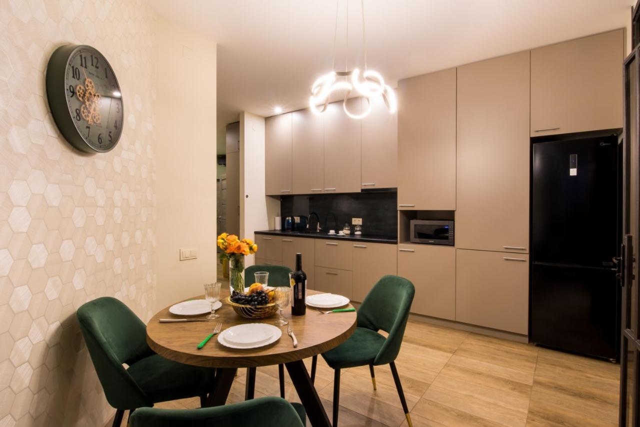 Hotelise L Bird Eye Apartment Ереван Экстерьер фото
